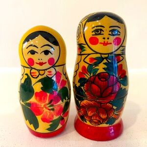 Vintage 1960s Hand Painted Matryoshka Nesting Dolls